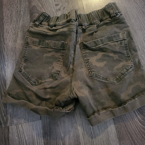 Grace & Lace shorts - Picture 2 of 3